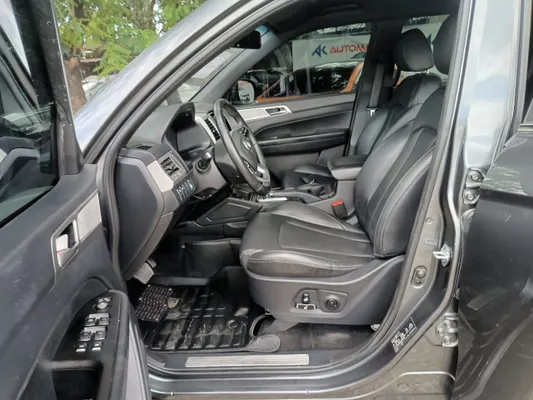 2019 KGM Rexton — foto 10 / 10
