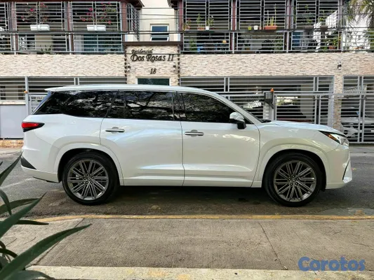 2024 Lexus tx luxury — foto 11 / 13