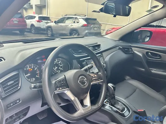 2020 Nissan Rogue — foto 4 / 6