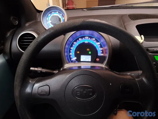 2012 BYD F0 — foto 10 / 12