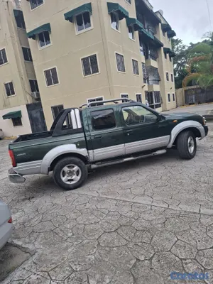 2004 Nissan Frontier — foto 10 / 12