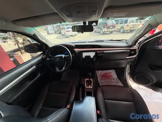2020 Toyota Hilux — foto 7 / 11