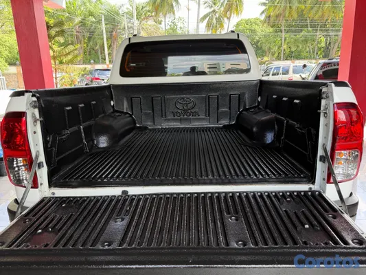 2020 Toyota Hilux — foto 10 / 11