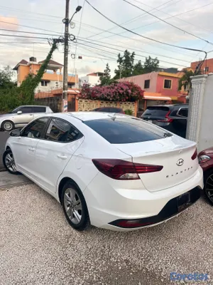 2020 Hyundai Elantra — foto 3 / 8
