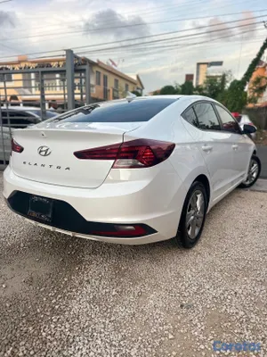 2020 Hyundai Elantra — foto 4 / 8