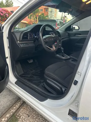2020 Hyundai Elantra — foto 5 / 8