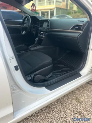 2020 Hyundai Elantra — foto 6 / 8