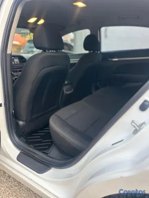 2020 Hyundai Elantra — foto 7 / 8