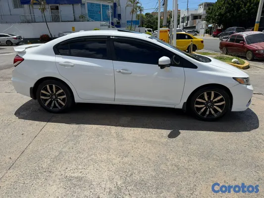 2015 Honda Civic — foto 6 / 13