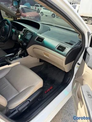 2015 Honda Civic — foto 8 / 13