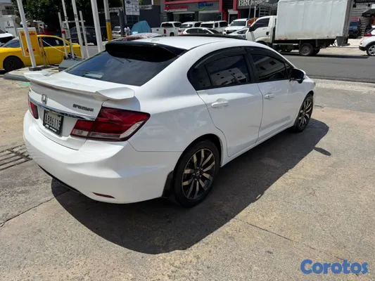 2015 Honda Civic — foto 12 / 13