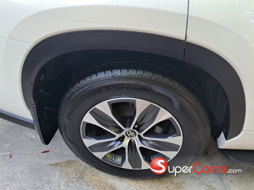 2020 Toyota Highlander XLE — foto 2 / 10