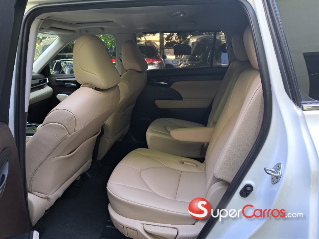 2020 Toyota Highlander XLE — foto 5 / 10