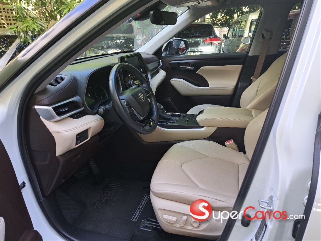 2020 Toyota Highlander XLE — foto 6 / 10