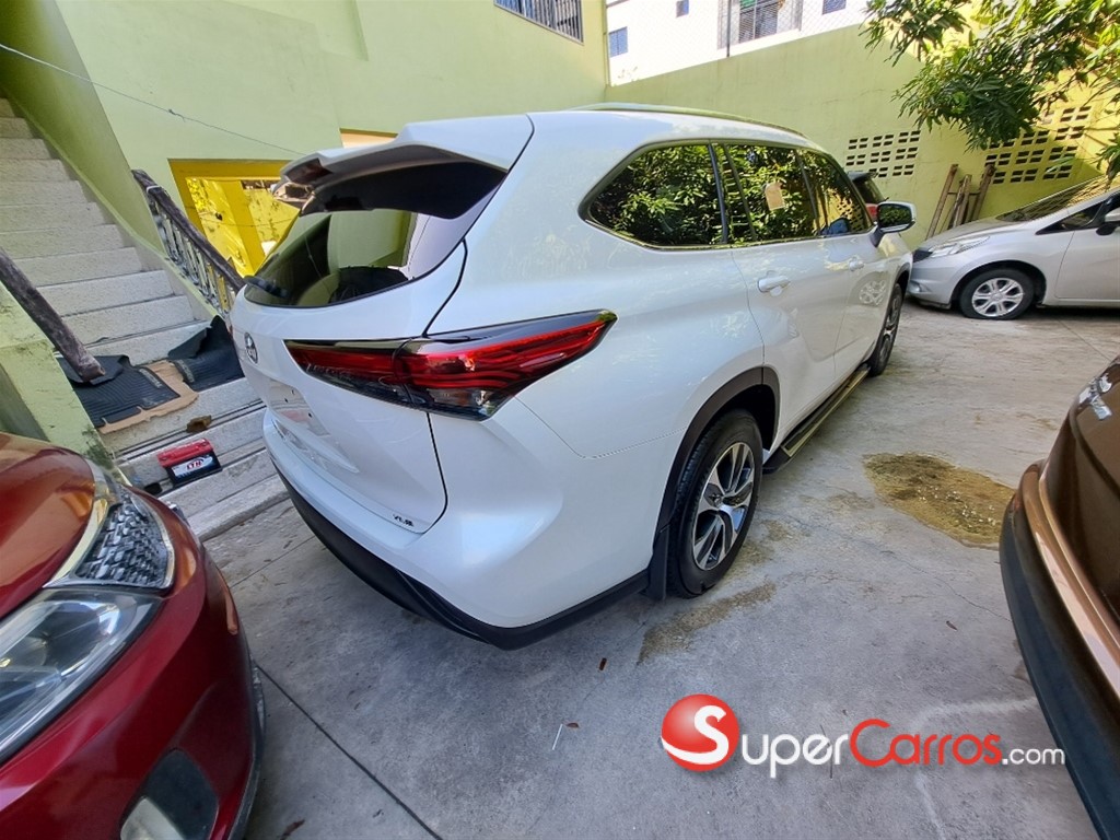 2020 Toyota Highlander XLE — foto 8 / 10
