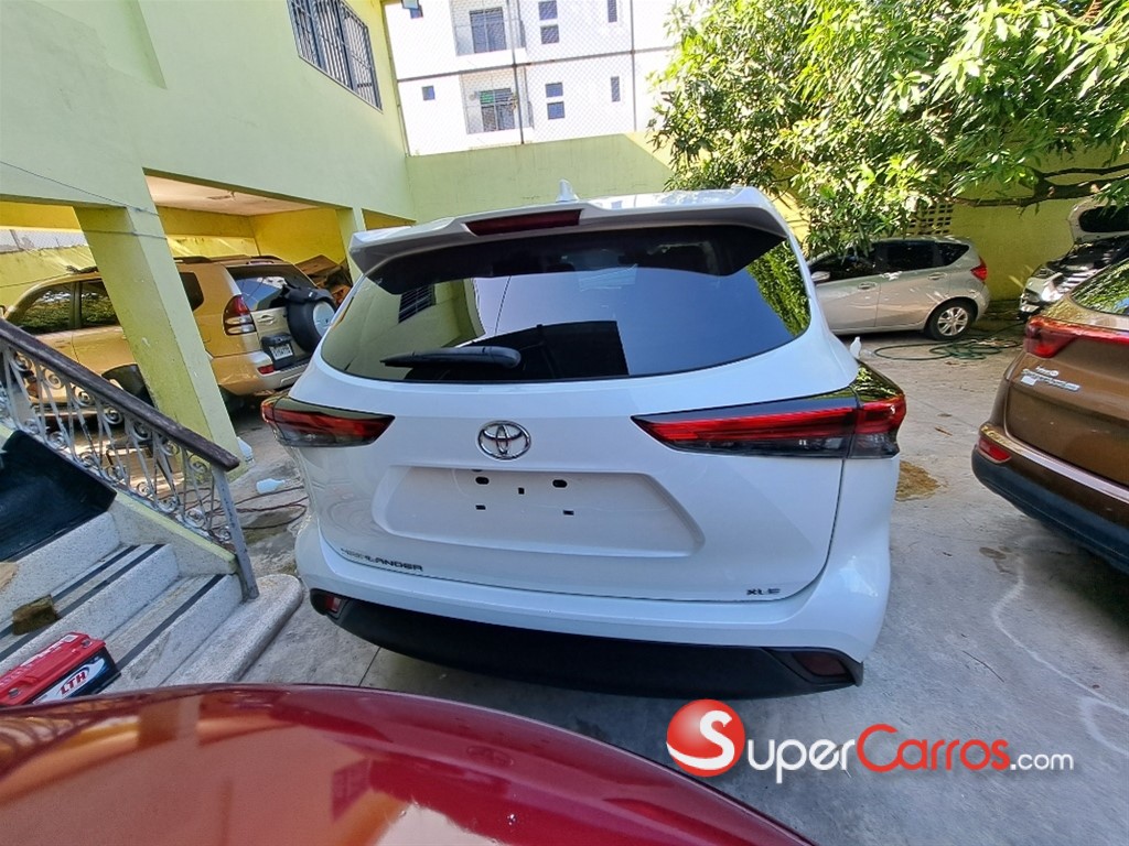 2020 Toyota Highlander XLE — foto 9 / 10
