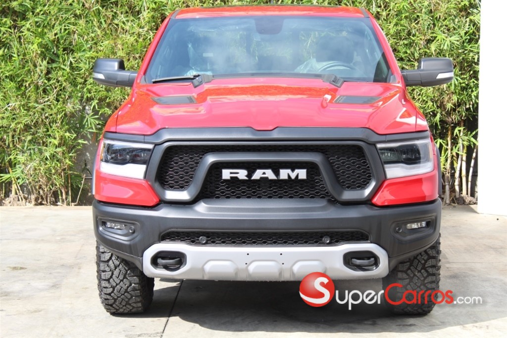 2026 Ram REBEL — foto 2 / 12