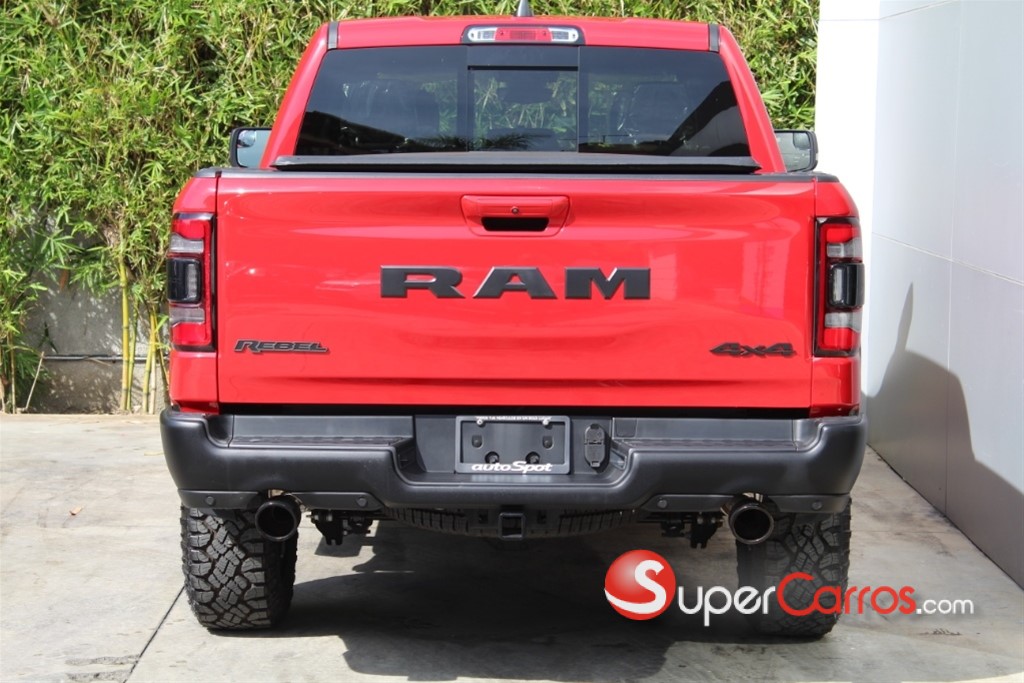 2026 Ram REBEL — foto 3 / 12