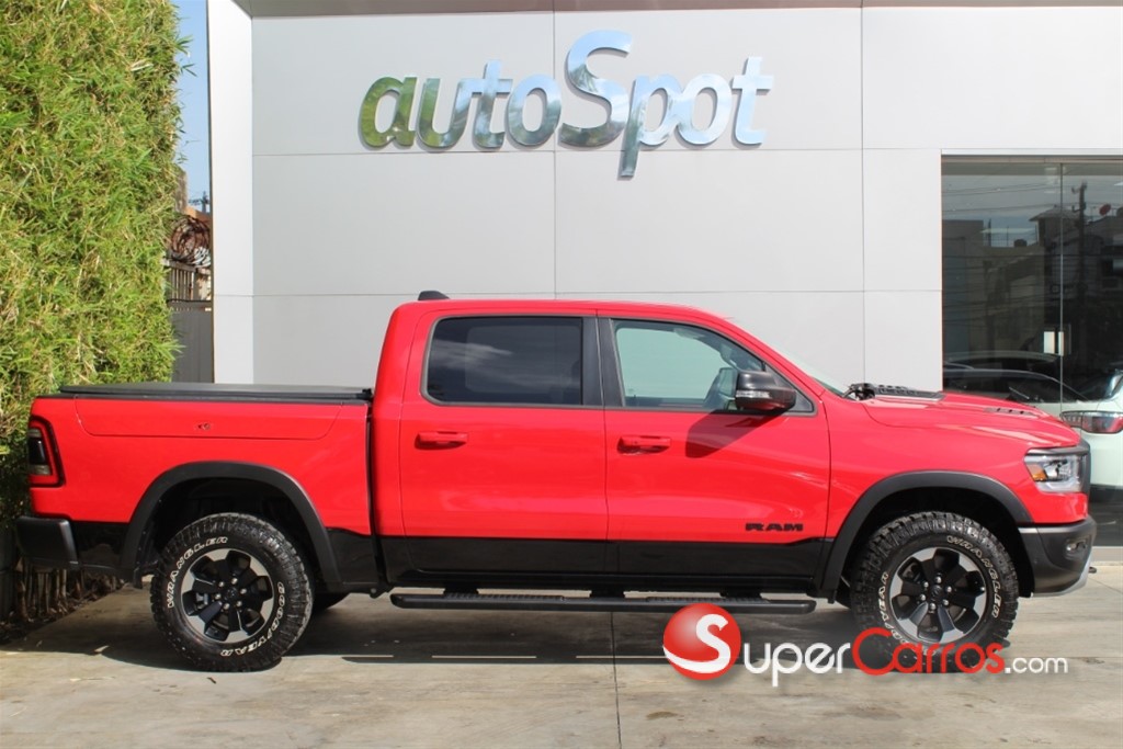 2026 Ram REBEL — foto 5 / 12