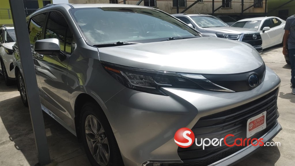 2023 Toyota Sienna XLE — foto 8 / 9