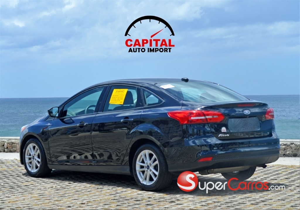 2017 Ford Focus SE — foto 3 / 12