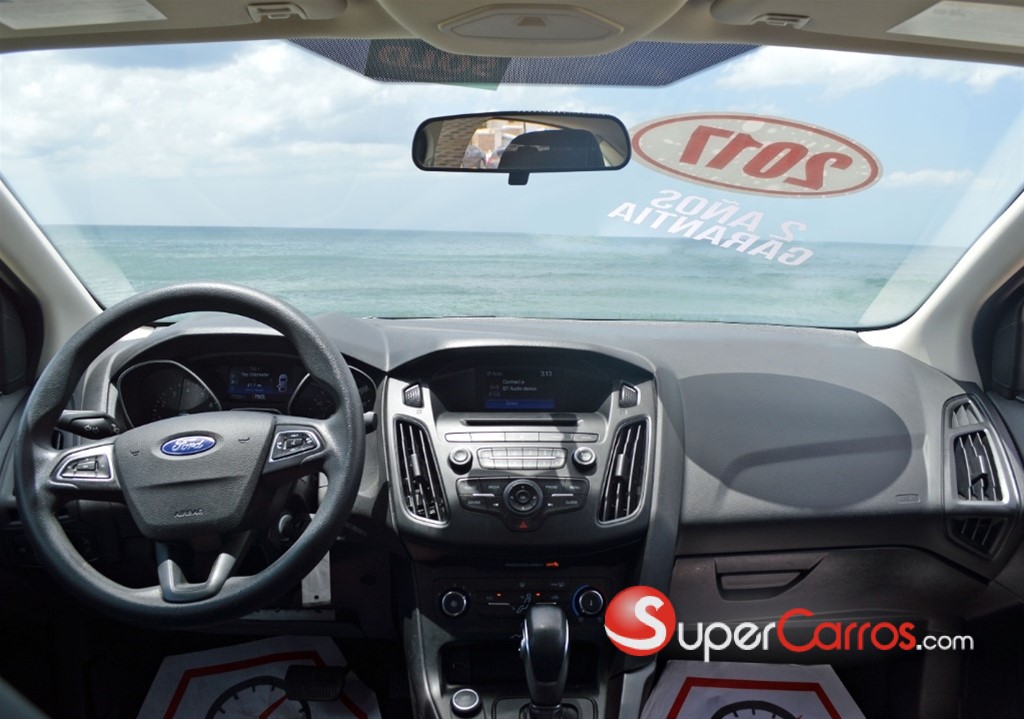 2017 Ford Focus SE — foto 9 / 12