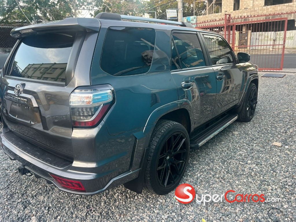 2022 Toyota 4 Runner — foto 3 / 7