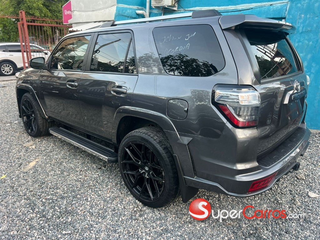 2022 Toyota 4 Runner — foto 7 / 7