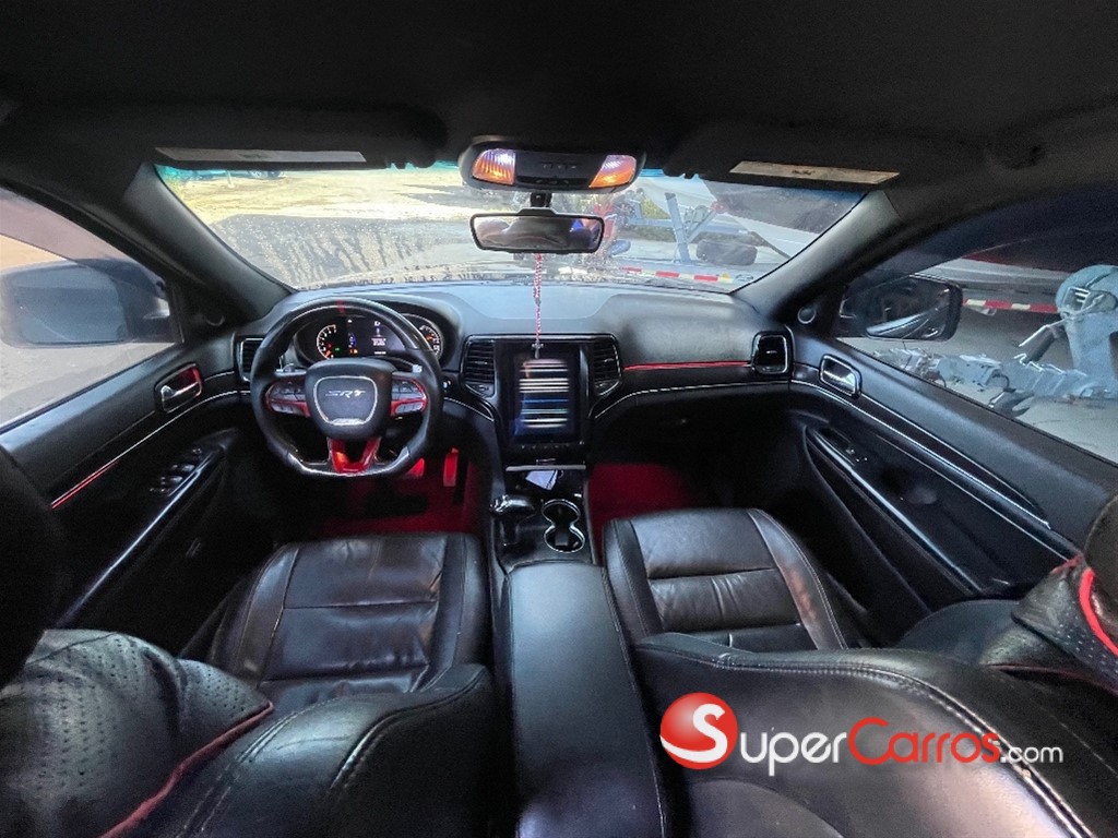 2016 Jeep Grand Cherokee SRT8 — foto 3 / 10