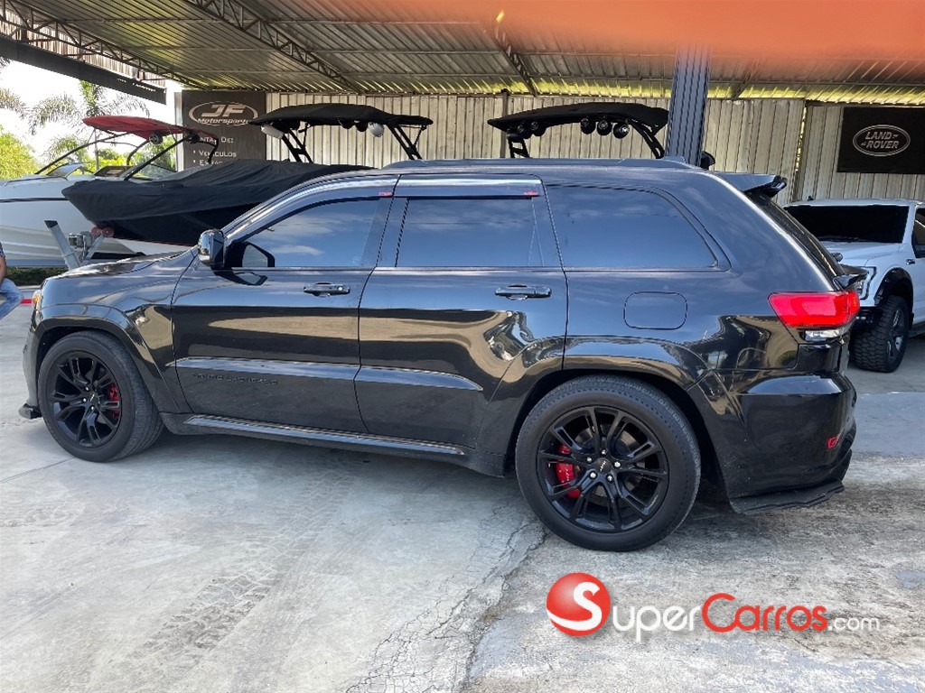 2016 Jeep Grand Cherokee SRT8 — foto 5 / 10
