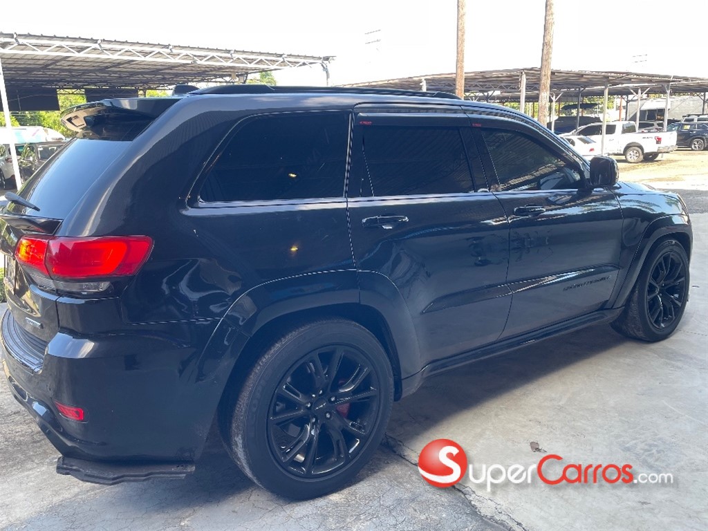 2016 Jeep Grand Cherokee SRT8 — foto 7 / 10