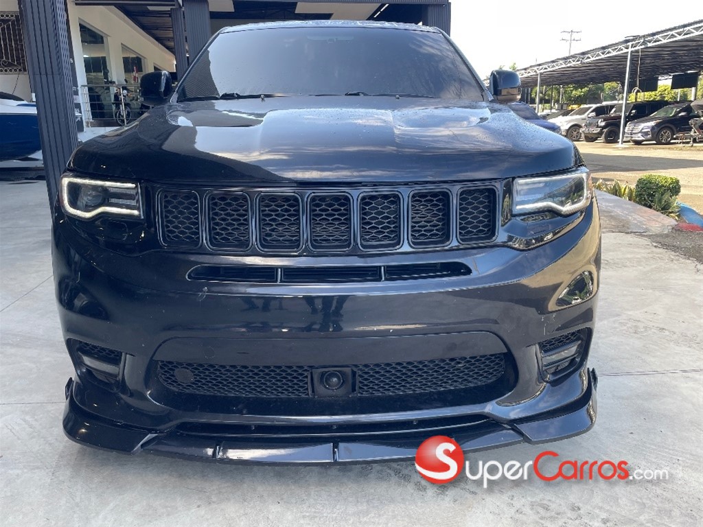 2016 Jeep Grand Cherokee SRT8 — foto 9 / 10