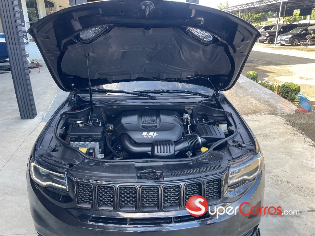 2016 Jeep Grand Cherokee SRT8 — foto 10 / 10