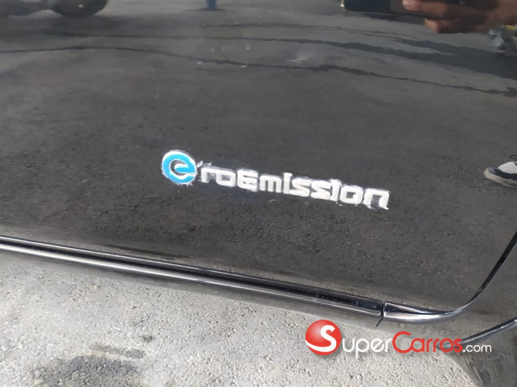 2014 Nissan Leaf — foto 8 / 12