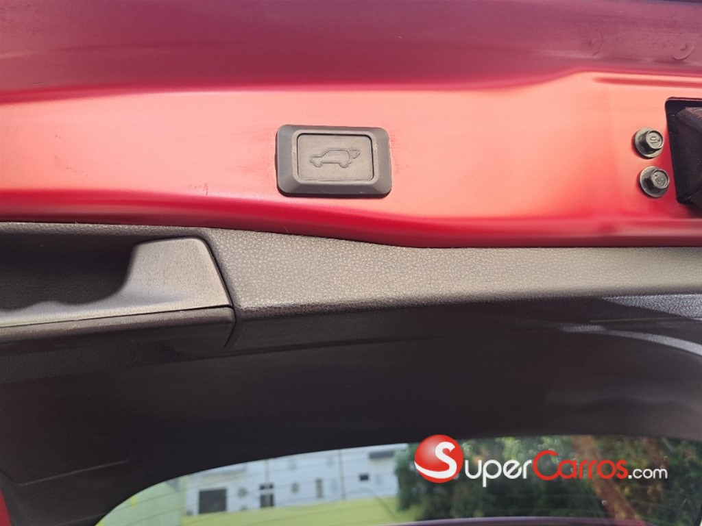 2020 Toyota RAV4 XLE — foto 2 / 12