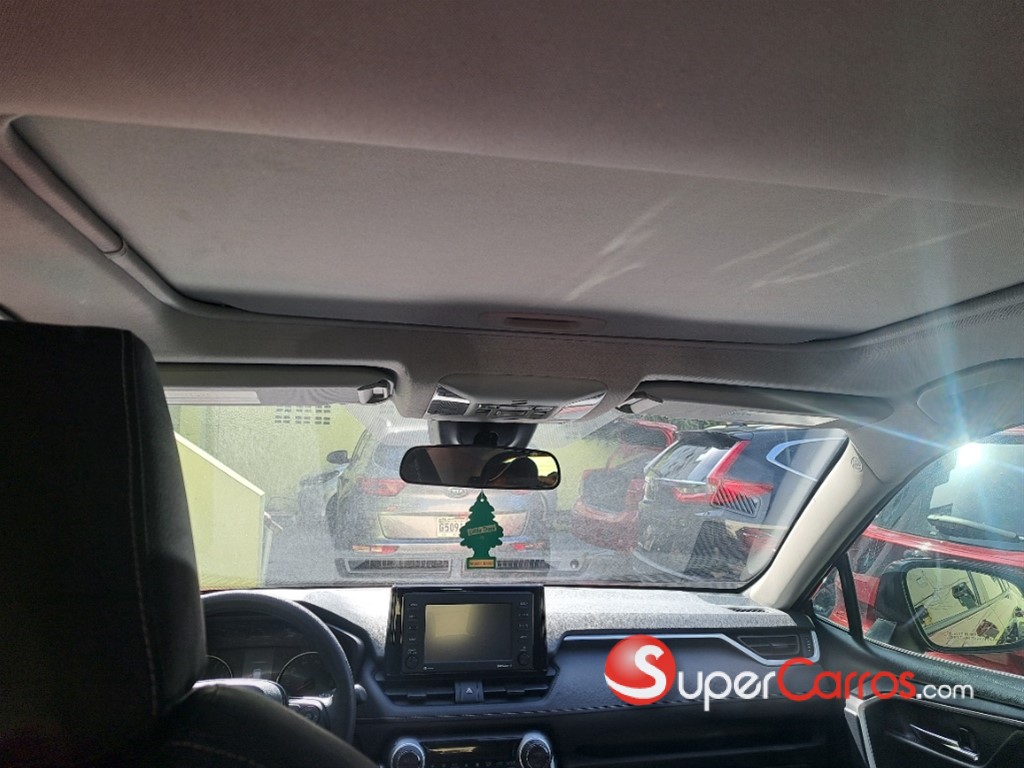 2020 Toyota RAV4 XLE — foto 7 / 12