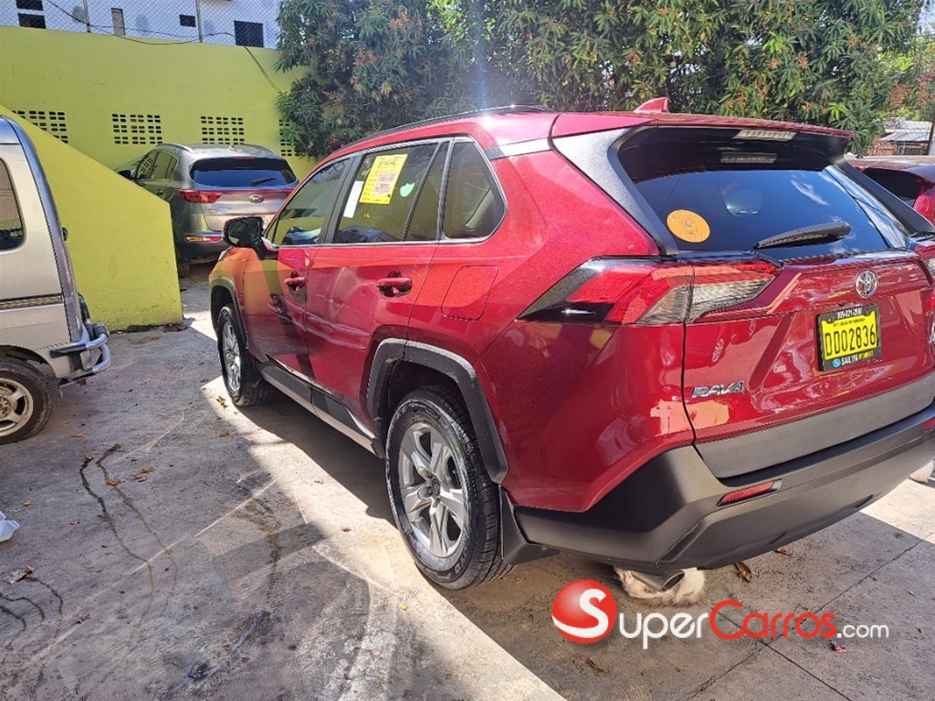 2020 Toyota RAV4 XLE — foto 11 / 12