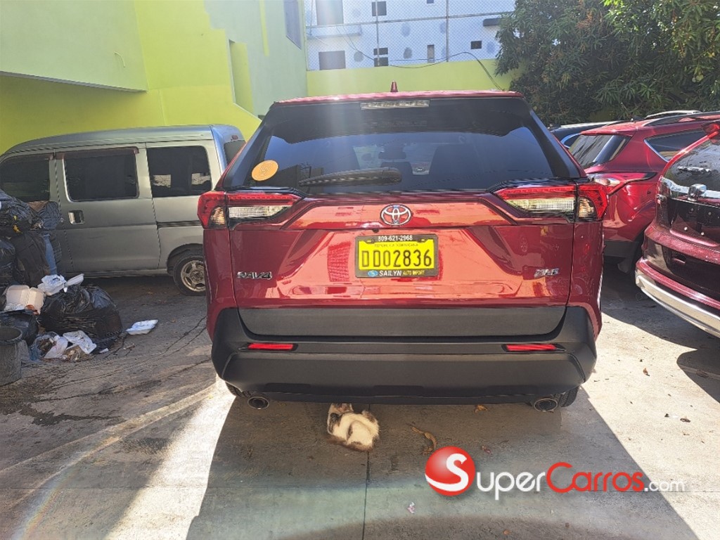 2020 Toyota RAV4 XLE — foto 12 / 12