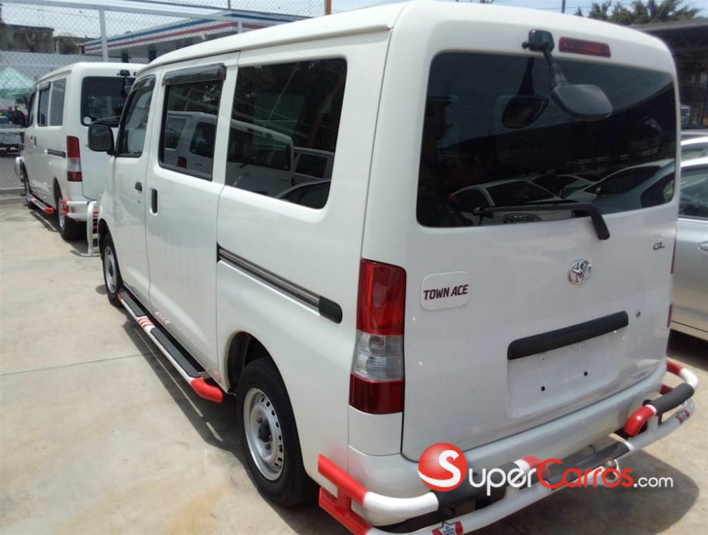 2016 Toyota Town-Ace — foto 9 / 11