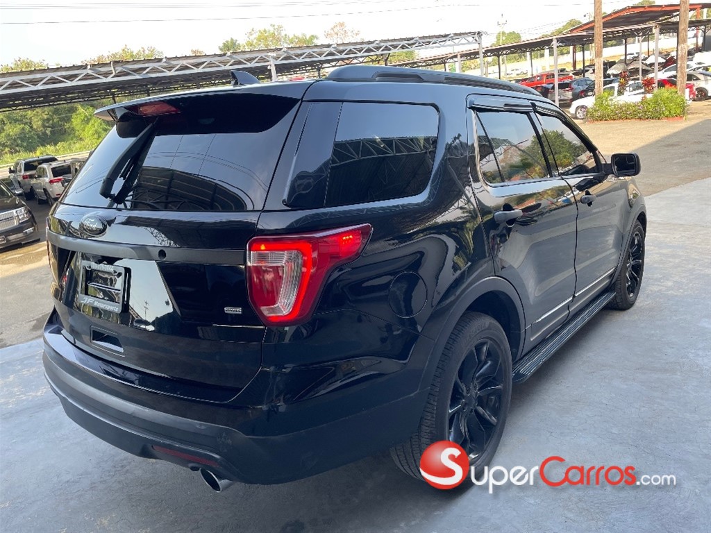 2016 Ford Explorer Police Interceptor — foto 4 / 9