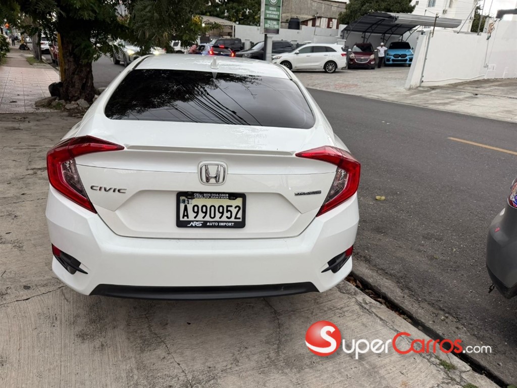 2016 Honda Civic Touring — foto 9 / 12