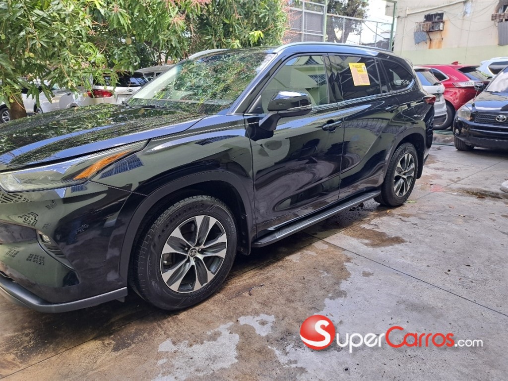 2021 Toyota Highlander XLE — foto 7 / 12