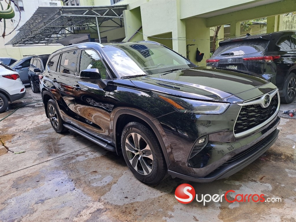 2021 Toyota Highlander XLE — foto 8 / 12