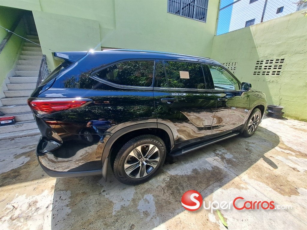 2021 Toyota Highlander XLE — foto 9 / 12