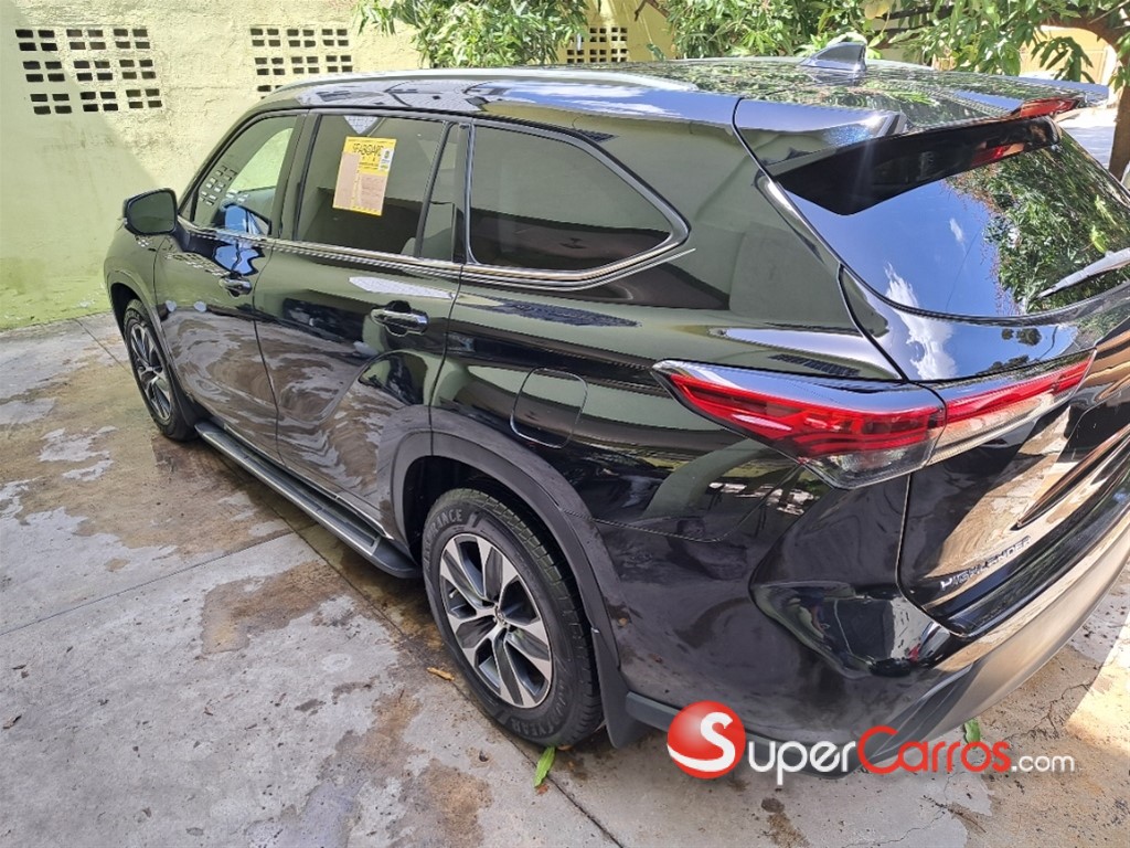 2021 Toyota Highlander XLE — foto 10 / 12