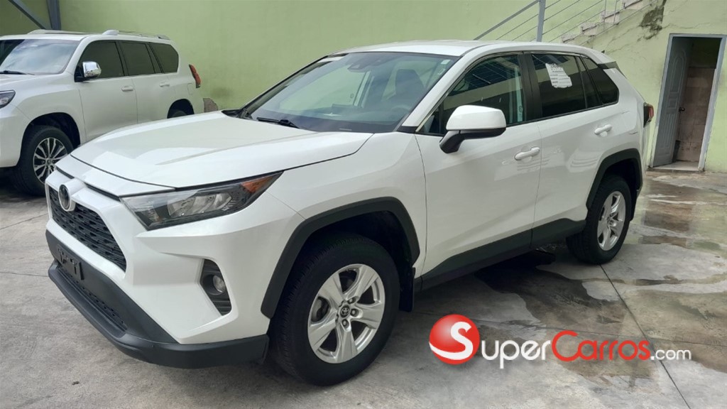 2022 Toyota RAV4 LE — foto 2 / 8