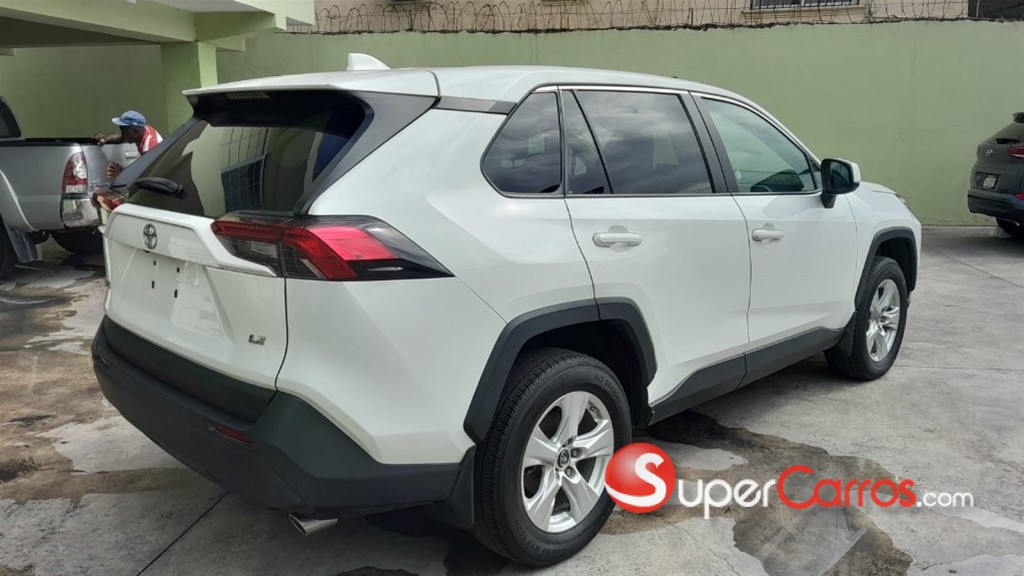 2022 Toyota RAV4 LE — foto 4 / 8