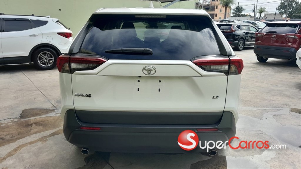 2022 Toyota RAV4 LE — foto 5 / 8