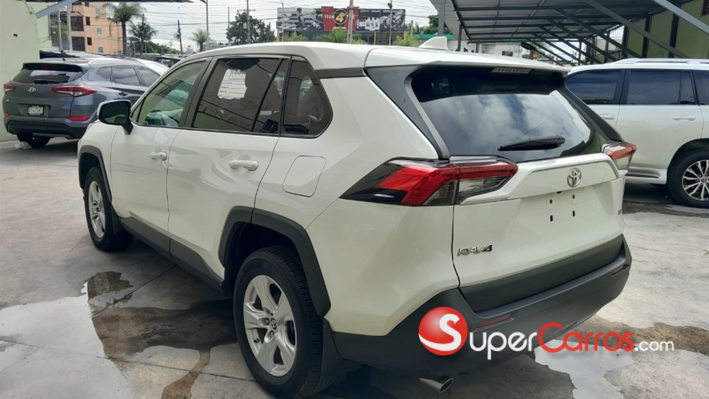 2022 Toyota RAV4 LE — foto 6 / 8