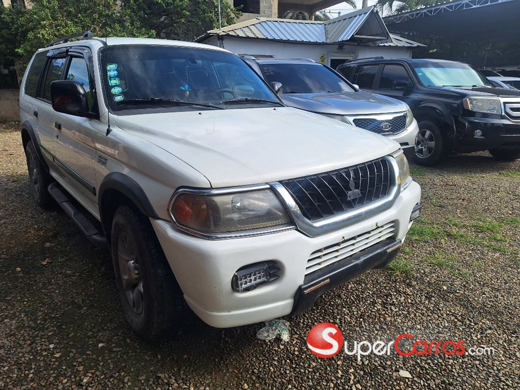 2000 Mitsubishi Motors Montero Sport